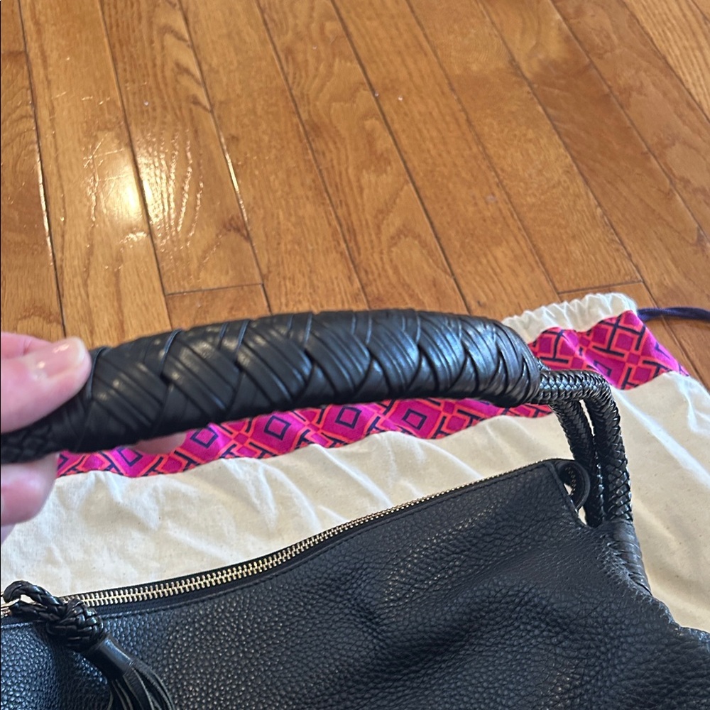 TORY BURCH TAYLOR Black Pebbled Leather Hobo Bag - Picture 6 of 14
